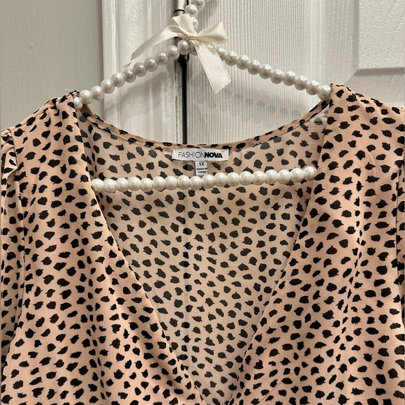 Fashion Nova Taupe Colored Blouse - Picture 4 of 7